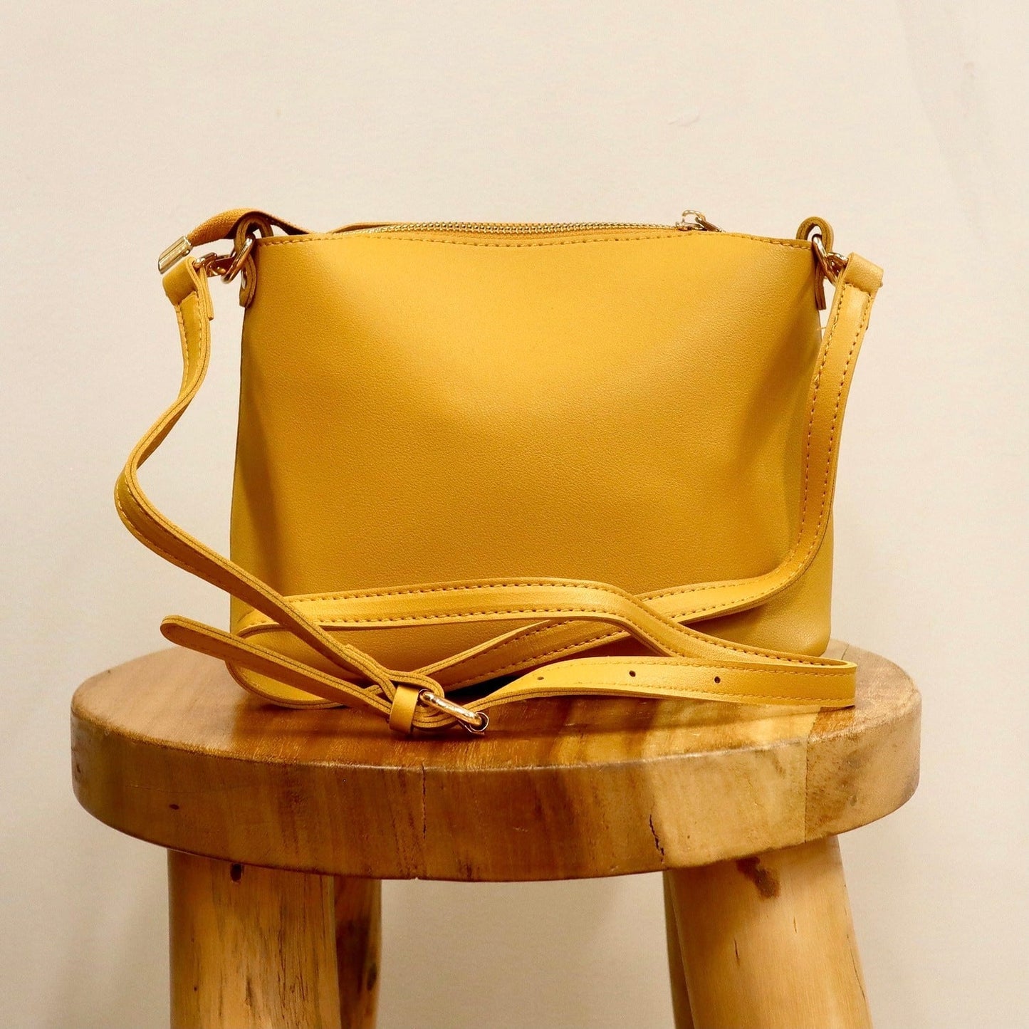 Handbag Vegan Leather Chloe - Mustard Painted Strap The Label 