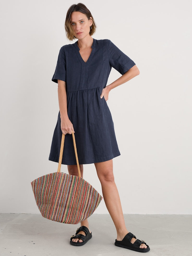 Alkanet Jute Clam-Shaped Bag