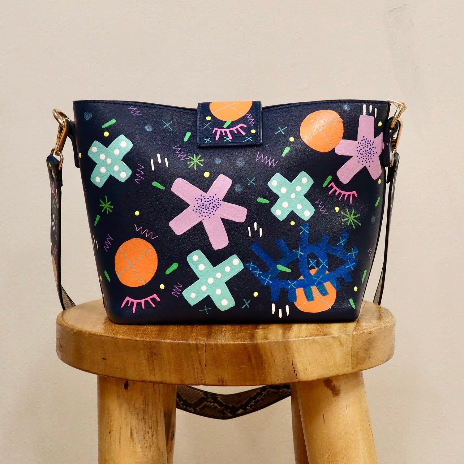 Handbag Vegan Leather Chloe - Navy Painted Strap The Label 